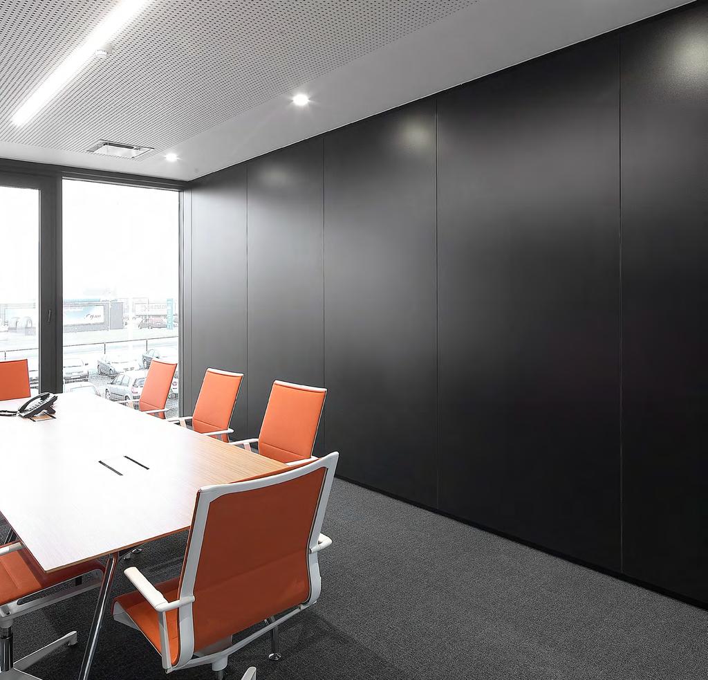 JB 2000 The JB 2000 relocatable partition wall is a modular, floorto-ceiling partition with a steel structure and panels in coated woodchip board, steel-clad plasterboard or glass in an aluminium
