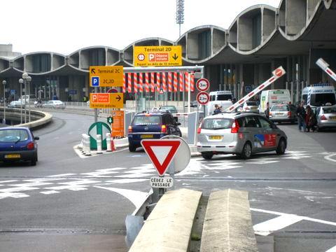 RFID on Vehicles Makes curbside tolling technically feasible for high volumes