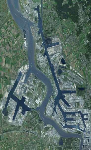 The port of Antwerp - Located at the Scheldt estuary - Area of 12.068 hectares - Ma.