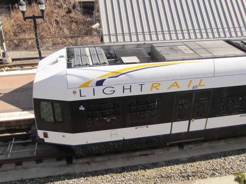 Vehicles & Operations Light Rail Vehicles Flexible, Small, Light Weight 2 3 Car Trains Powered by Electricity Direct Service to Hudson River Waterfront Transfers to Manhattan via
