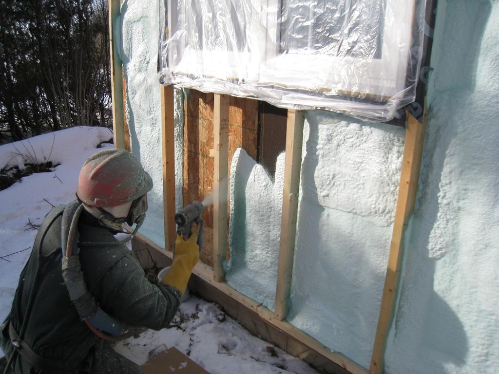 Figure 15 : Installation of high density spray foam in an Offset Framed Wall in a cold climate In the case of new construction, wood sheathing may not be necessary on the exterior of the structural