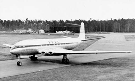 life approach 1952, a fuselage was tested against fatigue Static loading at 1.12 atm, followed by 10 000 cycles at 0.7 atm (> cabin pressurization at 0.