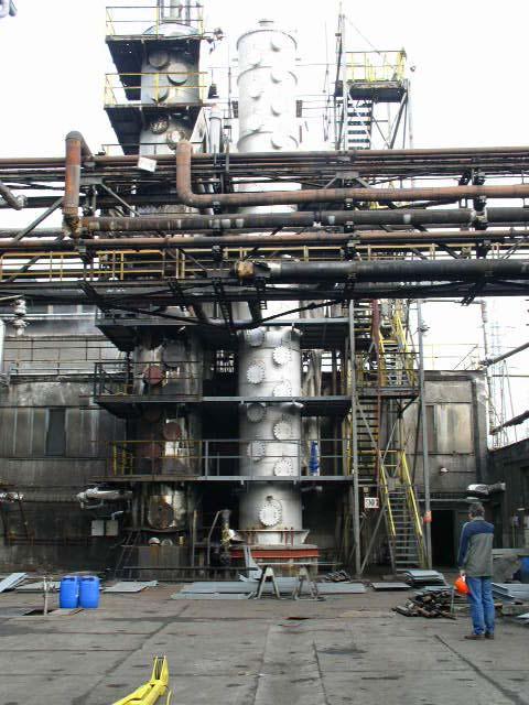 Fig. 9 Erection of Benzole Stripper in Coking Plant Svoboda, Ostrava 3.3 Operation Erection over, functioning and operation tests shall be carried out under presence of ZVU Engineering specialist.