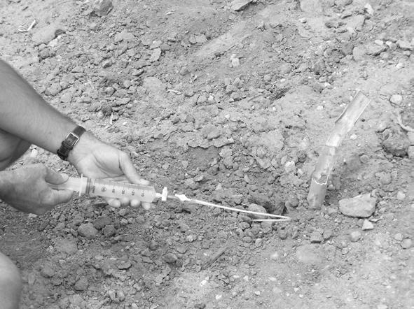 Purging For small diameter tubing (1/8 or ¼ OD), a simple and fast procedure to purge soil vapor probes is to use a disposable gas-tight syringe.