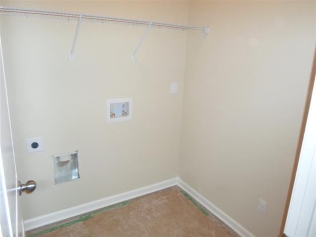 9. Laundry Facilities laundry room Styles & Materials Location: Next to the kitchen IN NI NP RR 9.0 Utility Hookups/Drain 9.1 Dryer Vent 9.2 Ceilings 9.3 Walls 9.4 Floor 9.