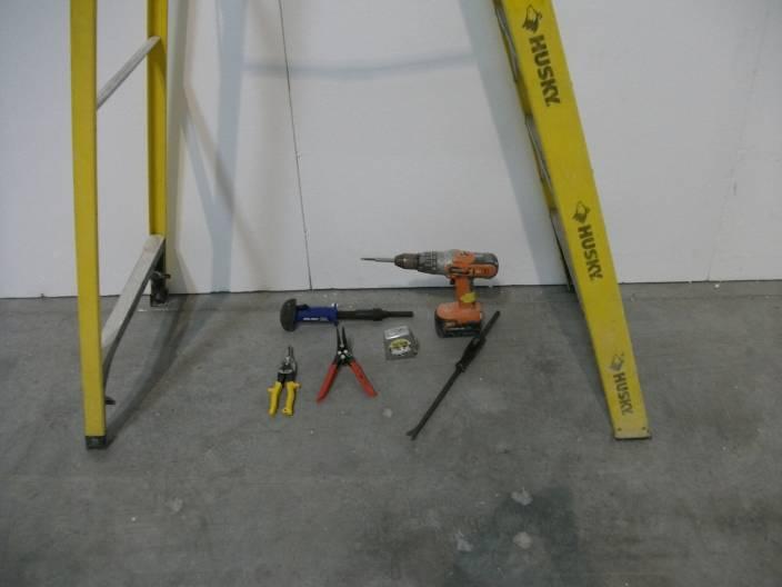 Tools needed to build a house : Step Ladder, Screw