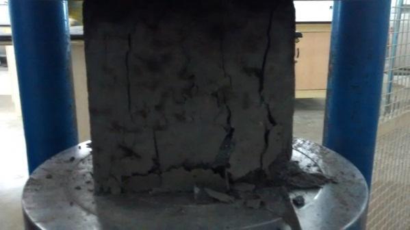COMPRESSIVE STRENGTH The compressive strength of concrete was determined at 7, 14 &28days of curing. Tests were carried out on 150x150x150mm size cubes.