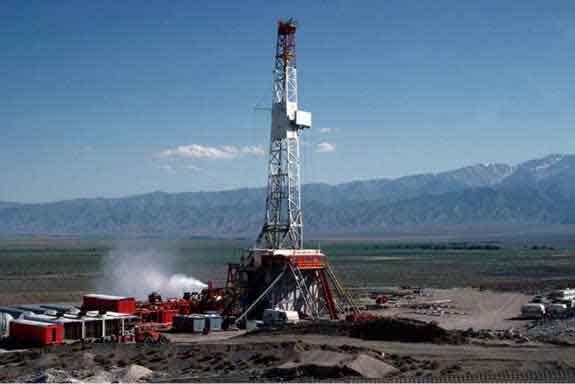2. Confirmation Geothermal Drilling Rig. 10 Shown here is a large rig, capable of drilling more than 3 km (more than 10,000 feet). Significantly smaller rigs could be used for shallower wells.