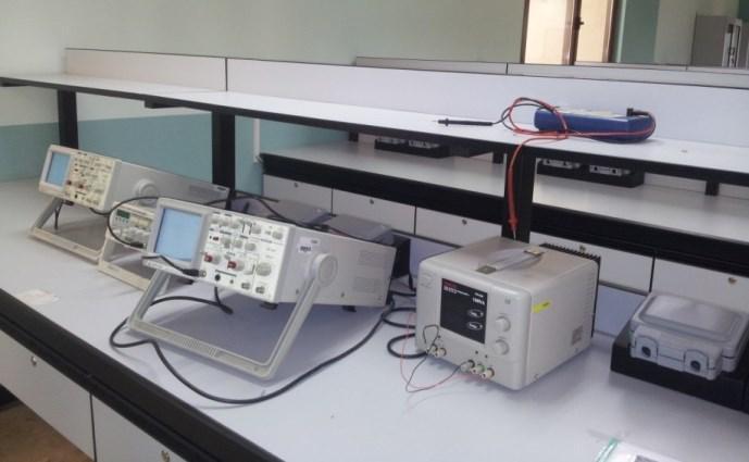 The main teaching units employed in this lab are as follows: Power supplies Function generators