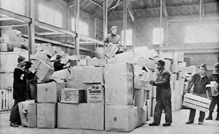 Warehouse history - How did technology affect the appearance and location of warehouses?