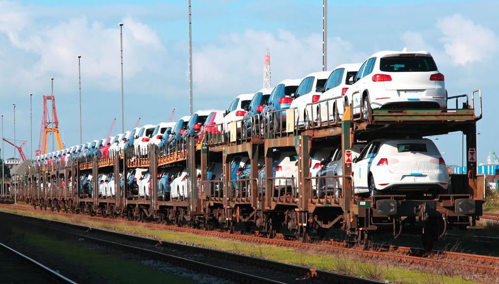 Photo: B. Wylezich Fotolia.com DB Schenker and DB Cargo provide pan-european Rail Services for OEMs and suppliers.