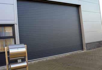 the doors. Our specially developed dock door is constructed in such a way that it can fulfil these extreme requirements.