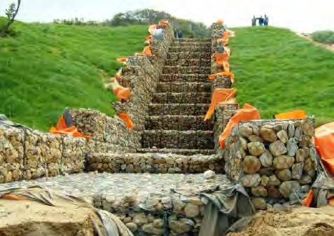 2. Gabion design 16 2.8 Cascade structures and weirs Gabion cascades are used on very steep gradients to dissipate energy. The cascades are a series of steps normally 0.5m or 1.