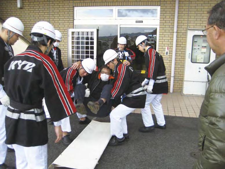 Joint evacuation drill with a Long- Term Care Health Facility Gifu South Plant has concluded the Agreement of Disaster Support with a neighbor Long-Term Care Health Facility, and conducts a joint