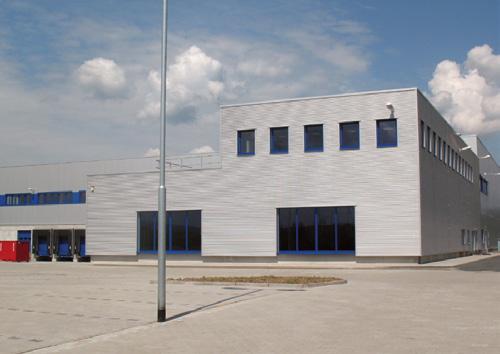 Hassfurt Logistics Centre AVAILABLE NOW 10,420 SQ M (112,160 SF) UK GERMANY Strategically located in Schlettach one of six industrial parks in the logistics and distribution region of Hassfurt