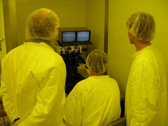 Methods: 1. Measuring the SiO 2 thickness: Measure the thickness of the silicon dioxide at several different points on the wafer using the Nanospec.