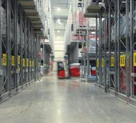 P90 Movo - Mobile Pallet Racking High density storage saves on floor space Full access to all