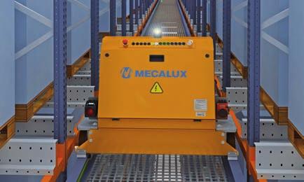 It is also essential to install a conveyor system that allows the entry and exit of goods from the warehouse. 2 1 3 5 4 6 10 12 8 11 9 Basic components 1. Racks 2. Pallet lifter 3. Transfer car 4.