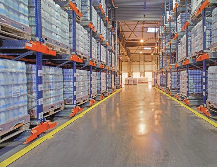 Semi-automated storage with Pallet Shuttle Multiple functionalities at your fingertips In semi-automated installations with Pallet Shuttle, the forklifts deposit the pallets on the rails