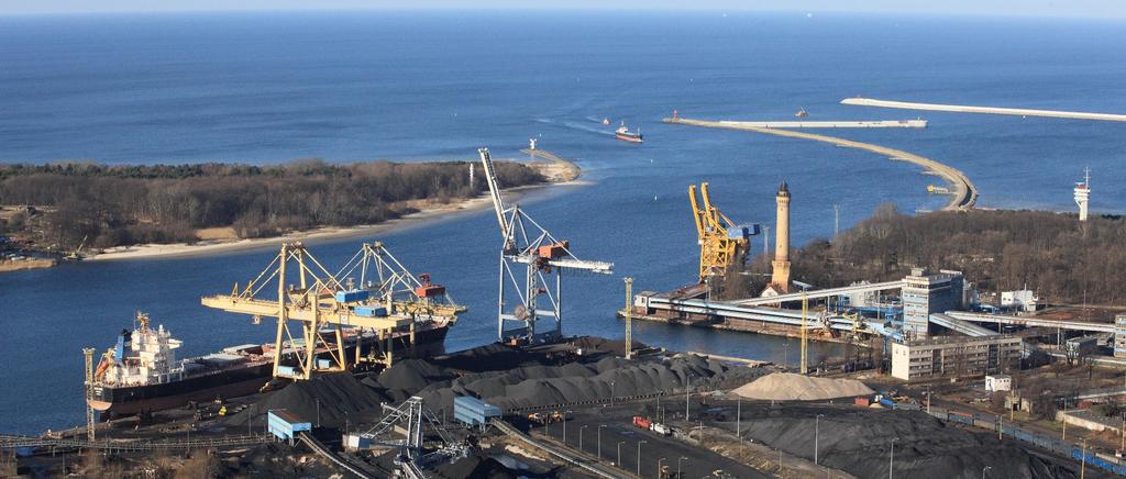 Largest Polish bulk cargo terminal on the western coast 12 mln tonnes Annual cargo handling capacity 250 000 m 2