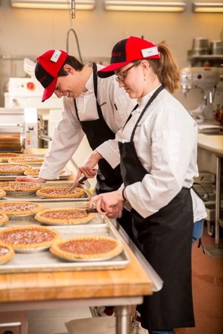 INTRODUCTION WORK ETHIC ATTENDANCE Welcome to Grinnell College Dining Services! We are committed to operating the highest quality program our resources allow.