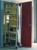 scaffold to be moved easily The special hinge allows the 4400 to be extended or folded within a single simple movement Easily movable through doorways