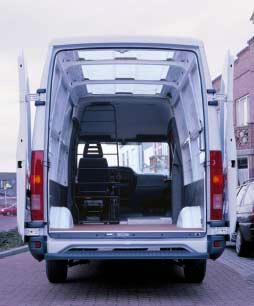 Fast access from the driver s cab to the freight department 270 rear doors Translucent roof permits an optimal