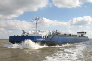 (Danser Group) Retrofitted container vessel with LNG used as