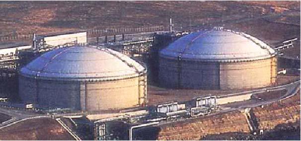 the dike. Most of the existing LNG tanks at U.S. peakshaving facilities and marine import facilities are single containment with secondary containment provided via impoundments.
