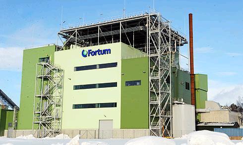 settings including district heating, industrial process steam and heat, etc. Fortum is also actively involved in R&D projects with new sources and technologies to utilize biofuels (e.g. pyrolysis oil) Fortum's European heat production in 2010 Natural gas 22% Other 8% Peat 3% Waste 4% Oil 7% Coal 22% Heat pumps, electricity 13% European production 26.