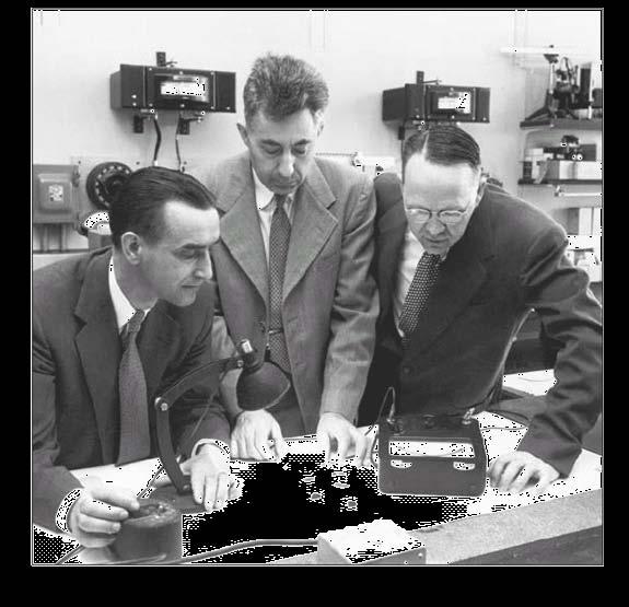 Photovoltaic cell: short history 1941 Russell Ohl (Bell Labs) discovered the silicon p-n