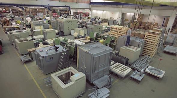 Short delivery times are ensured due to our complete inhouse production and our wide variety of standard furnaces.