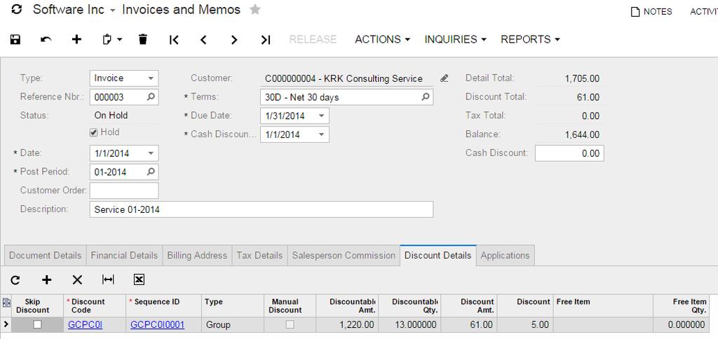Lesson 24: Customer Discounts 186 4. On the Invoices and Memos form (AR301000), again select the 000003 invoice.