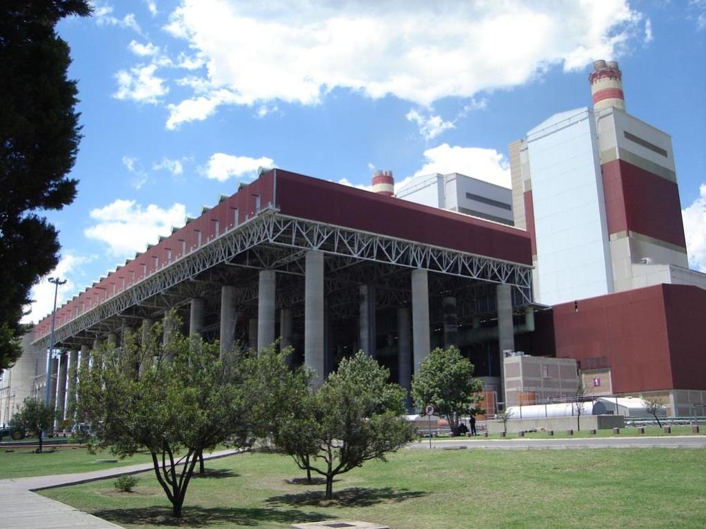 Majuba Power Station (3 x 657 MW) Average back pressure: 16.6 kpa LP turbine protection: 70 kp Station orientated with prevailing wind direction towards boiler 2 x 5.