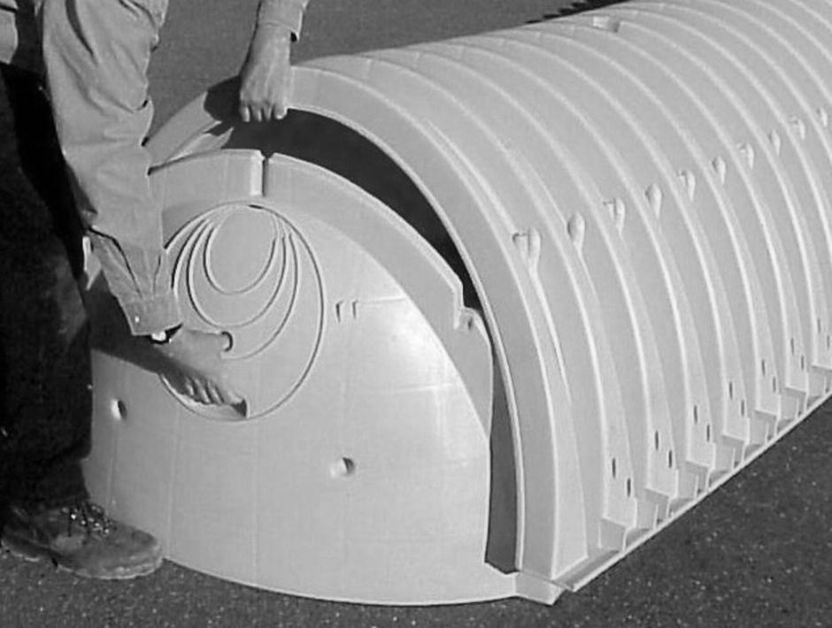 Attach chambers by overlapping the end corrugation of one chamber on to the end corrugation of the last chamber in the row.