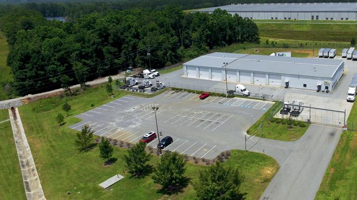 FEDEX GROUND 3400 Zell Miller Parkway Statesboro, GA 30458 List Price $2,400,000 Cap Rate - Current / Blended 15.36% / 10.67% GLA Lot Size ± 21,122 SF ± 5.