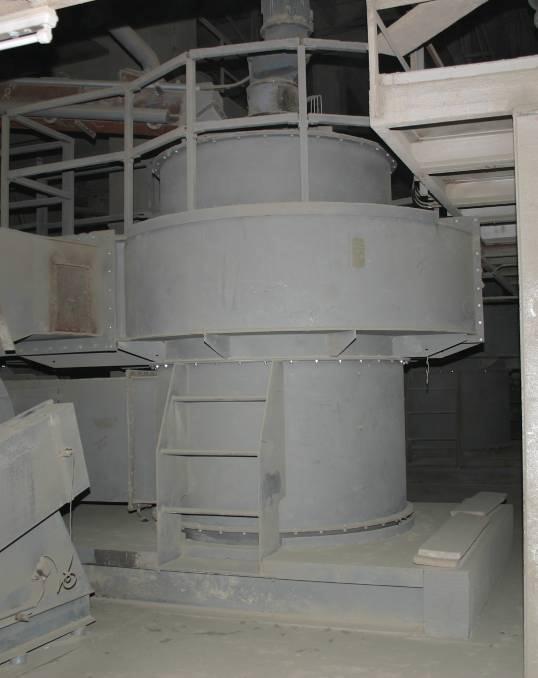 4.00 1 Air separator Including fan designed for a feed of up to 60 t/h. Fine particles can be classified into a Blaine fineness of 2800 to 4200 cm²/g.