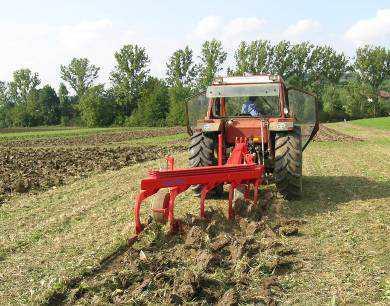 Machines for reduced tillage: examples