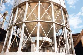 These silos can be used as temporary storage for the reception area or at the drying process, increasing the reception capacity and regulating the
