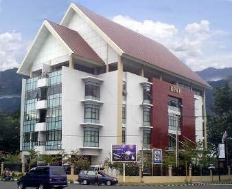 Damage Overview of an Investigated Typical R/C Building In this study, Finance and Development Audit Agency building (BPKP: Badan Pengawasan Keuangan Dan Pembangunan), which is a five story R/C