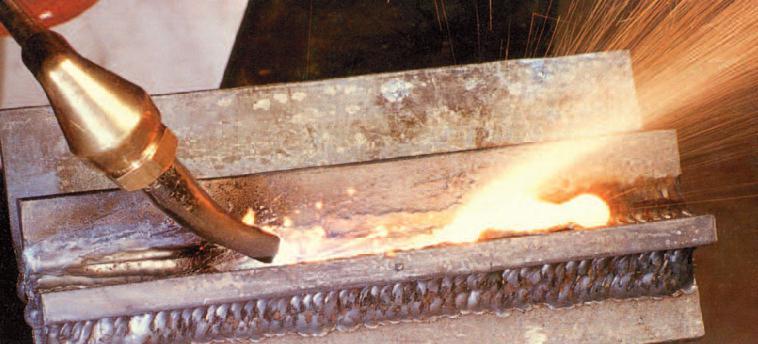 18.0 Other Cutting Plant Applications A number of processes are available to the oxy-acetylene cutting operator to suit particular applications. 18.1 Flame Gouging below).