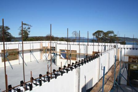 An ICF structure consists of expanded polystyrene panels and reinforced concrete.