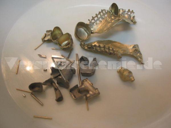 Trial Description Some time ago my father gave me a large quantity of gold teeth (full frame, high, weighing more than 30g after the removal of the ceramic with hydrofluoric acid) with a mandate to
