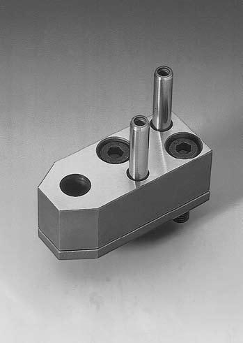 Rectangular Retainers 2662.03. for Punches to VDI 3374 2662.04. 2662.03. The centres of the pin holes d 5 are the reference points for the position of the punch bore.
