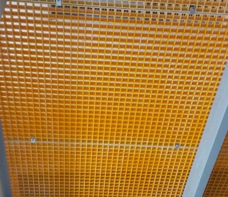 MESH INDUSTRIAL GRATING QuartzGrip Standard Mesh Grating can be used in a variety of applications, from general flooring