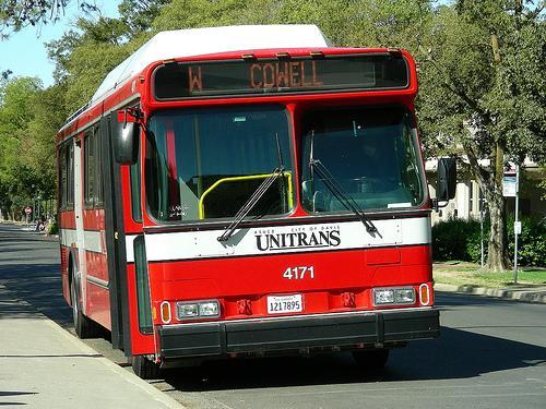 The large M makes it easier for people to recognize a bus or bus stop from longer distances.