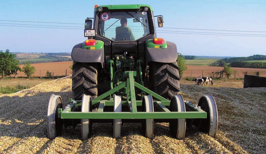 COMPACTION EQUIPMENT of silage Compaction of fodder