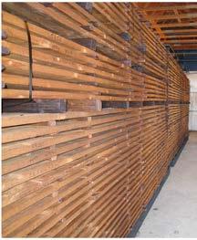 The wood is heated in a steam atmosphere at temperatures between 185 and 215 o C.