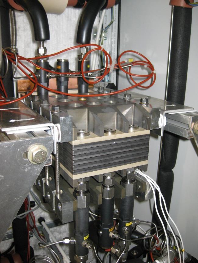 Figure 31: Photo of first short stack Testing-rig for short-stacks: The testbench 2 for short-stacks is already in use and first tests with short-tacks are currently in progress.