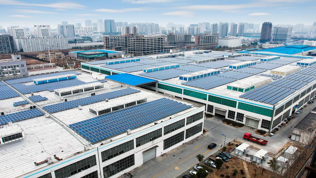 China Largest Distributed Rooftop PV Plant Hefei, China 100MW 丨 Flexible Modularization Different plant conditions (roof structure, direction, contamination, power usage) were given varied overall